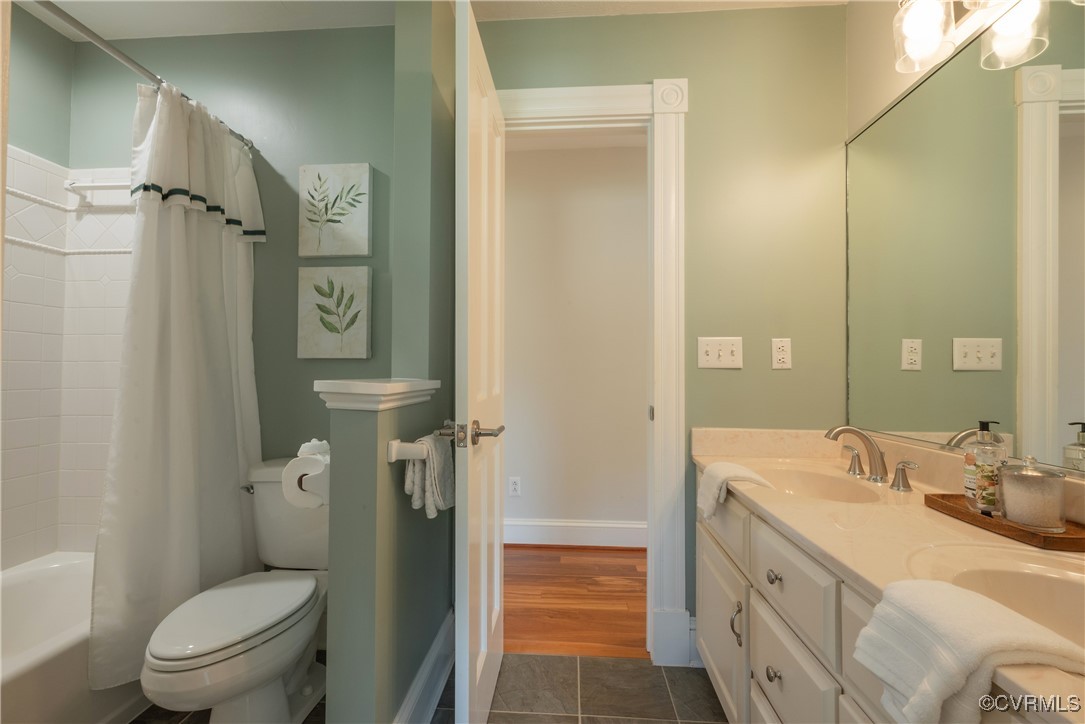 5492 Old Gainesmill Ln