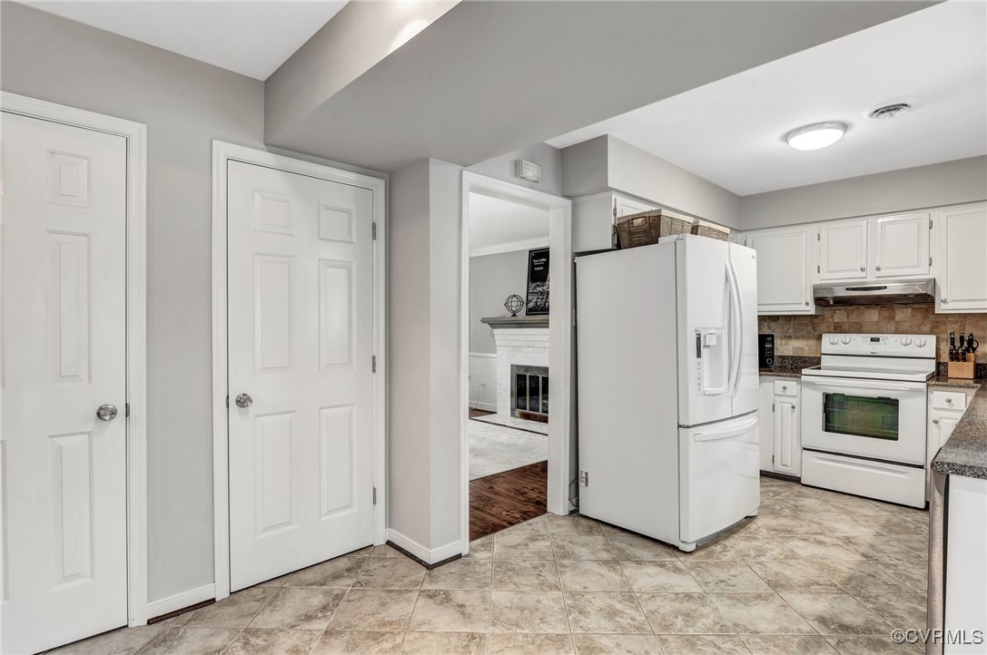 10602 Quarterstaff Ct