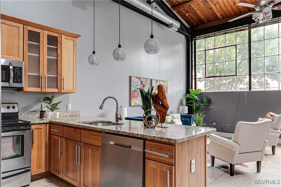 1701 Summit Ave Unit#U4