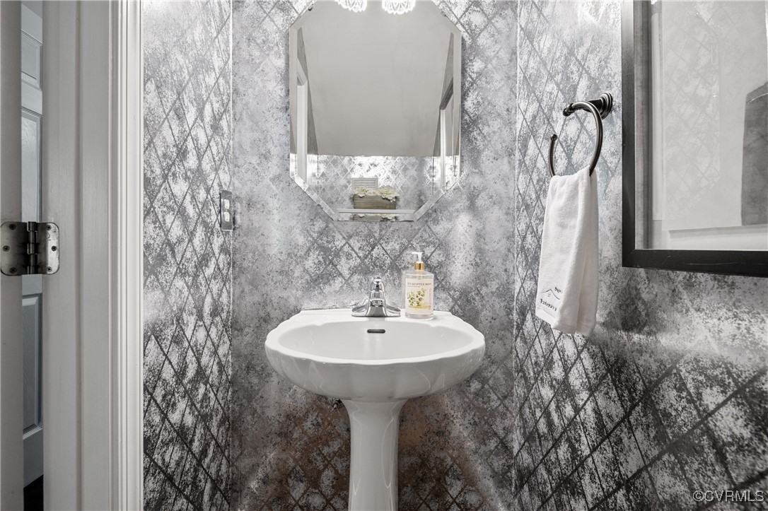 9015 Birdsong Creek Ct