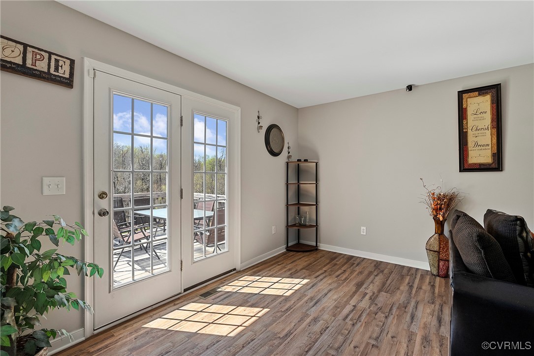 7553 Rolling Hill Rd