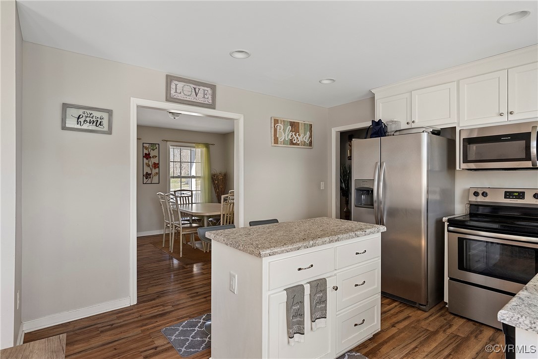 7553 Rolling Hill Rd