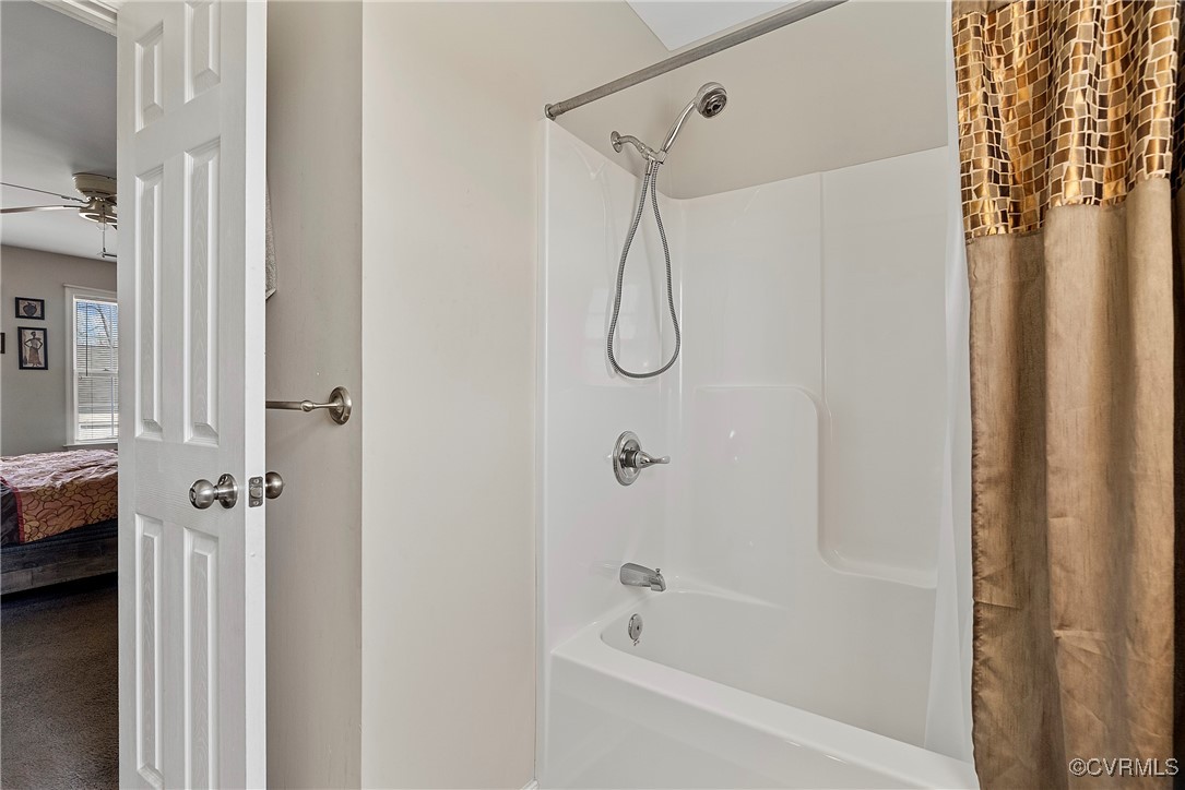 7553 Rolling Hill Rd