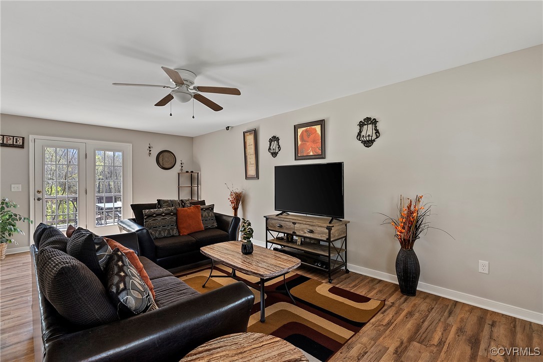 7553 Rolling Hill Rd