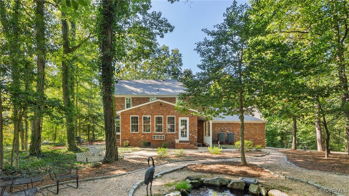 1009 Hillcrest Ter