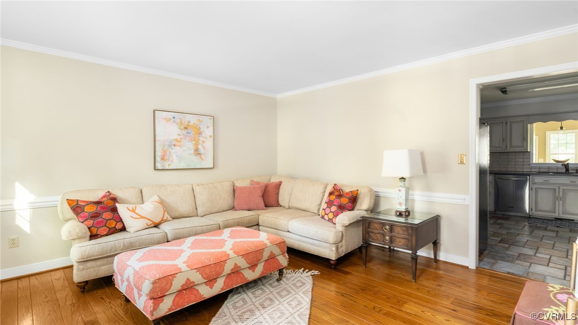 1009 Hillcrest Ter