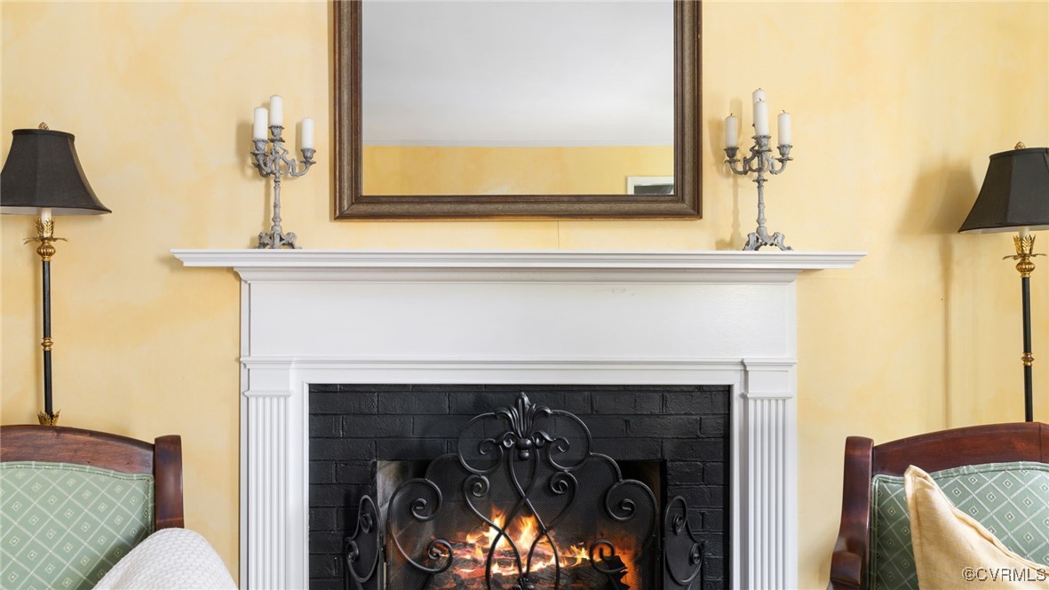 1009 Hillcrest Ter