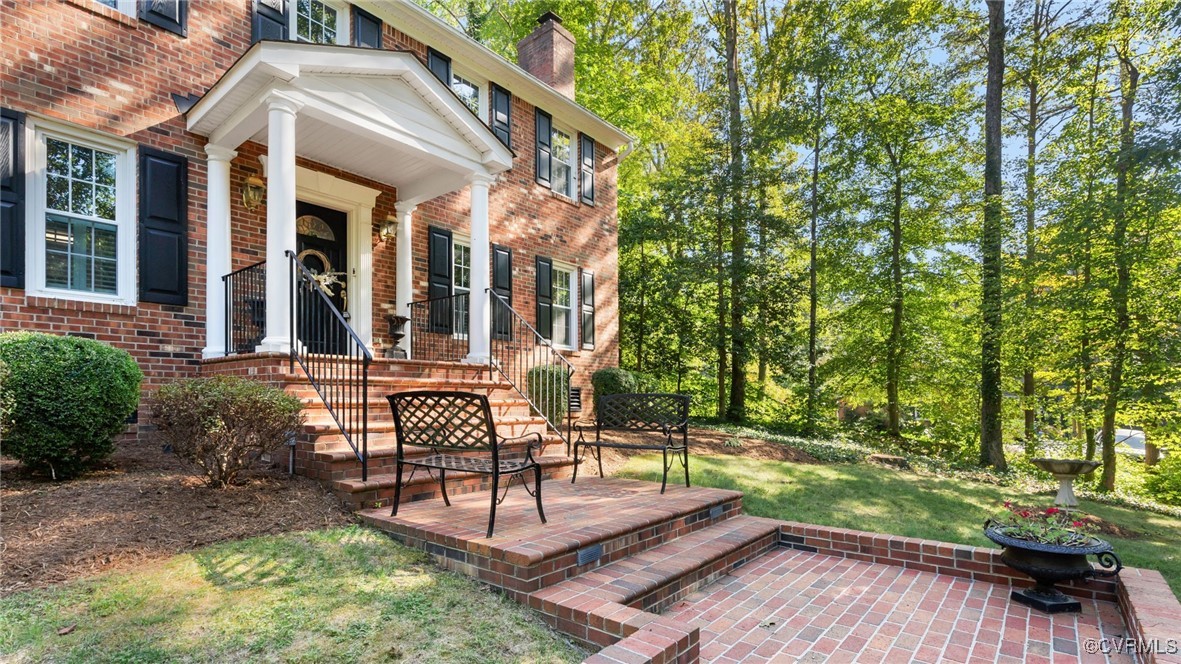 1009 Hillcrest Ter