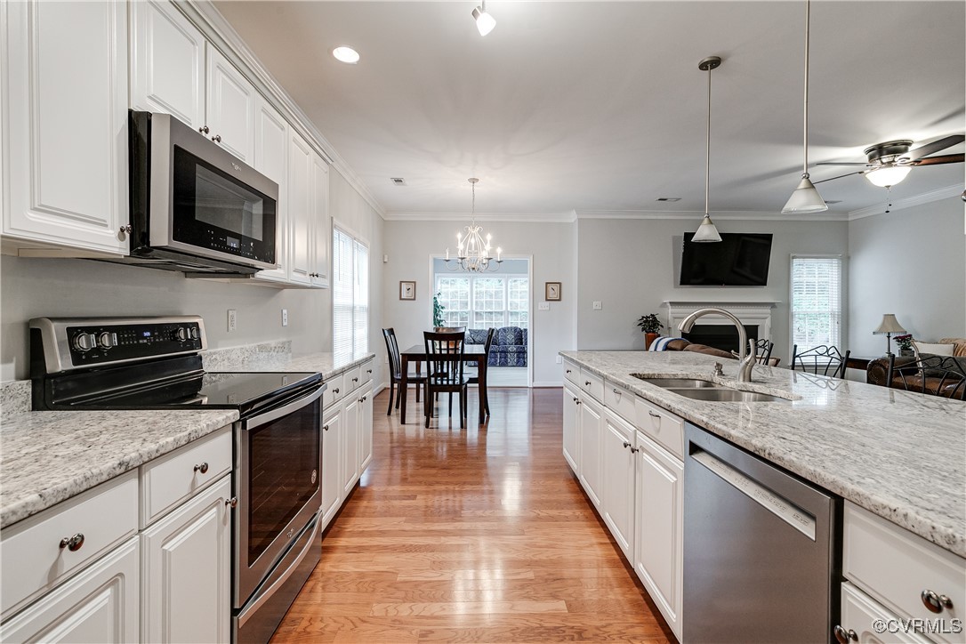 11513 Belmont Park Ln