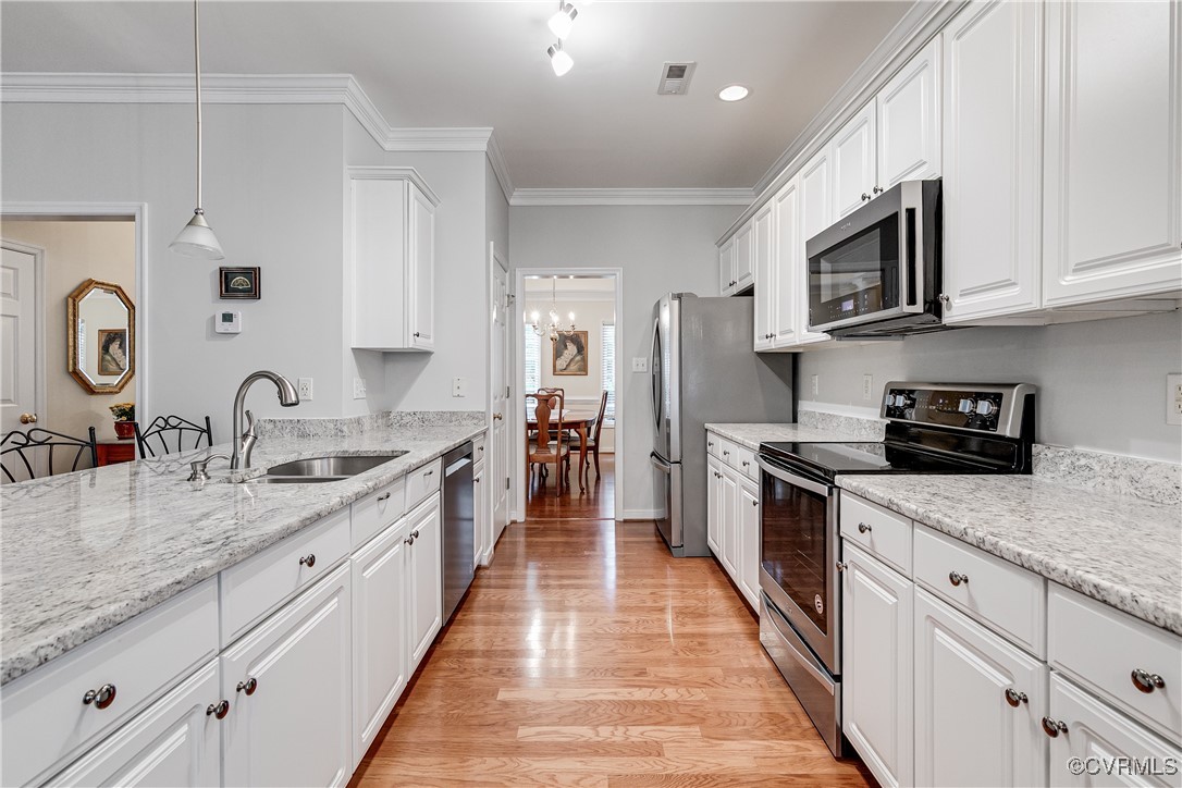 11513 Belmont Park Ln