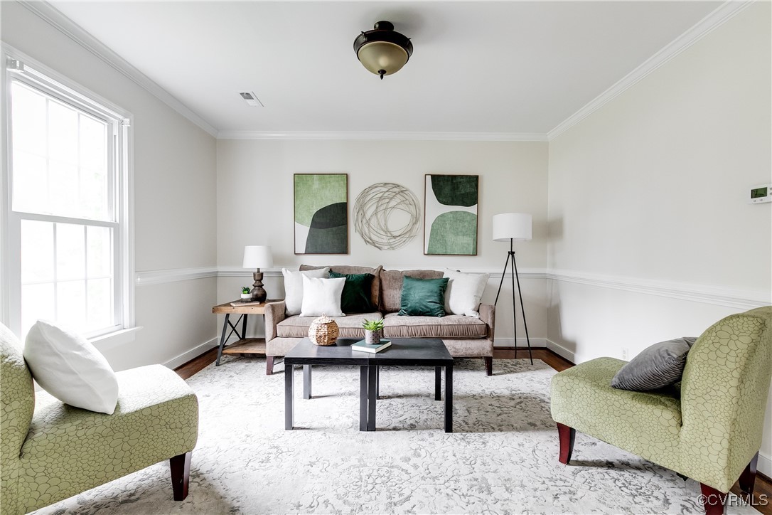 1812 Featherstone Dr