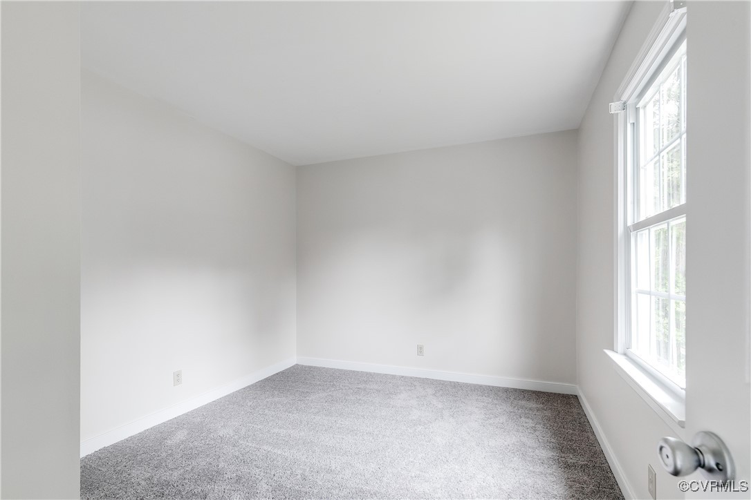 1812 Featherstone Dr