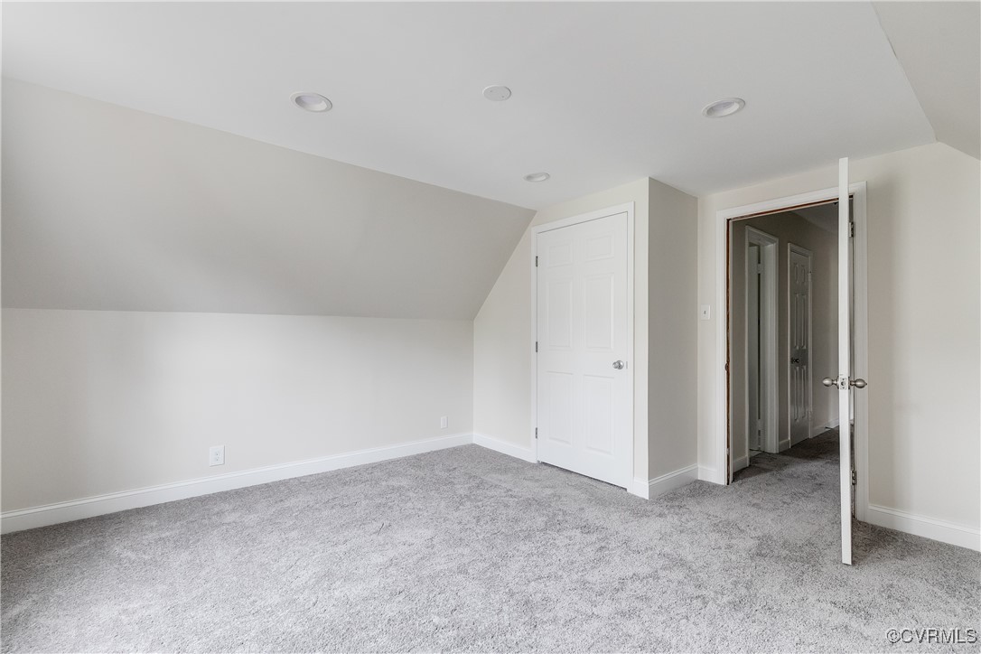 1812 Featherstone Dr