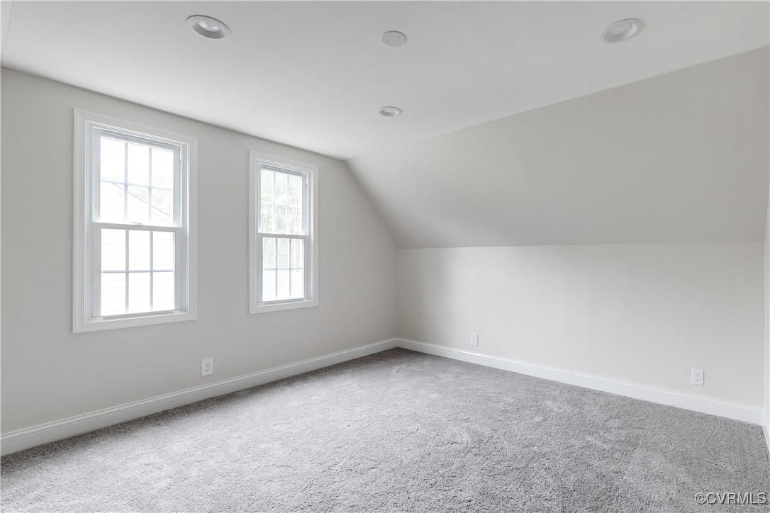 1812 Featherstone Dr