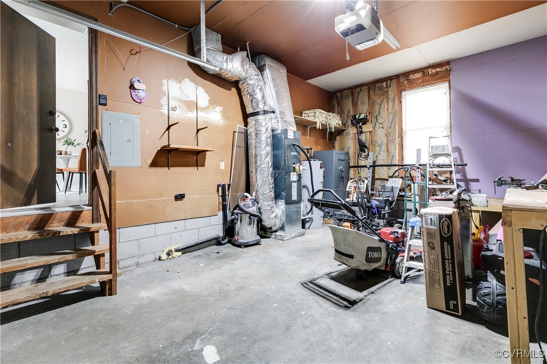 1812 Featherstone Dr