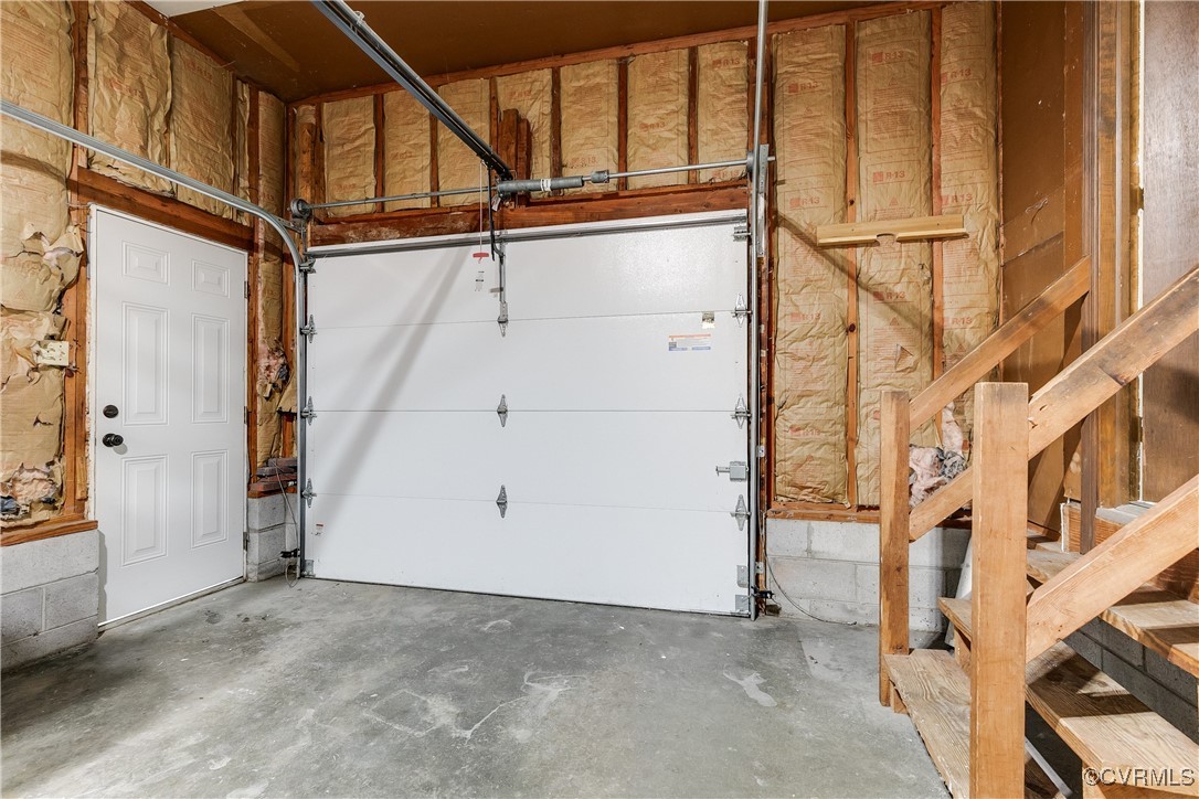 1812 Featherstone Dr