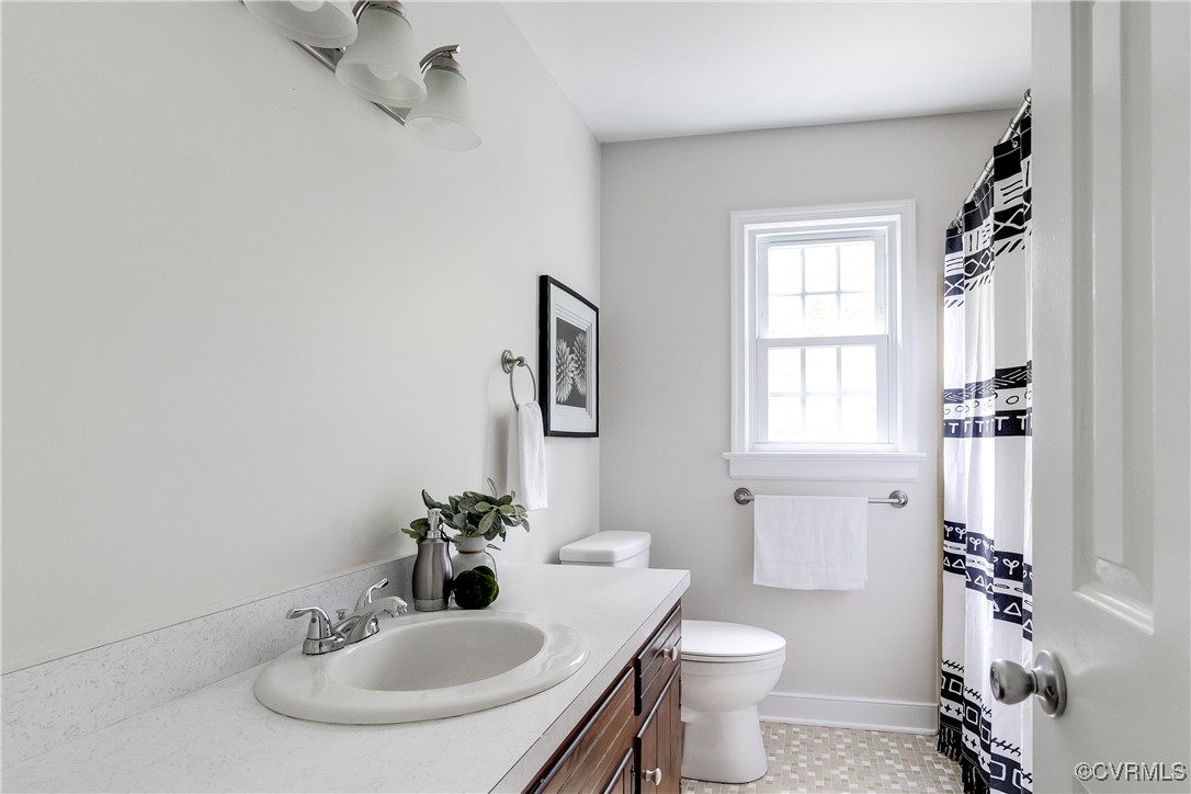 1812 Featherstone Dr