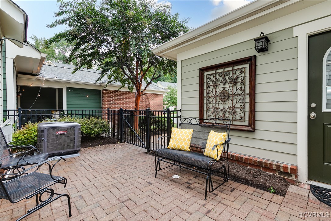 9302 Creeks Crossing Blvd