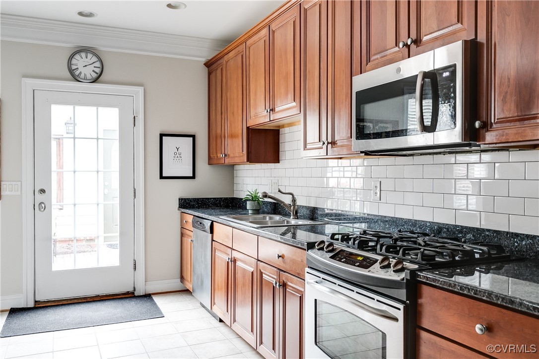 9302 Creeks Crossing Blvd