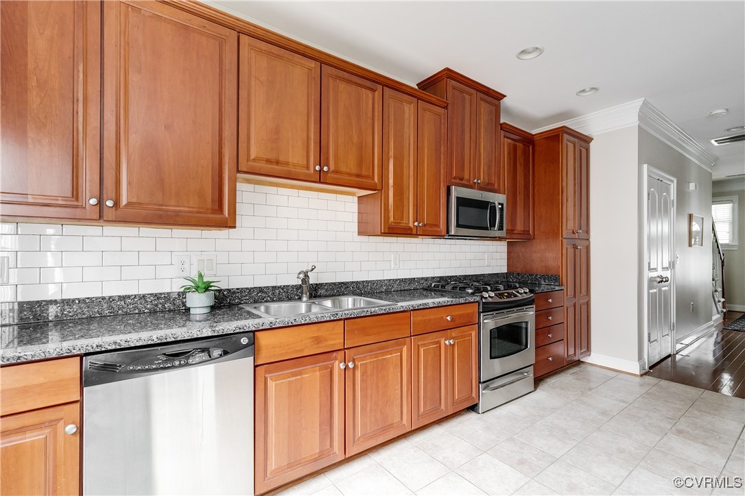 9302 Creeks Crossing Blvd