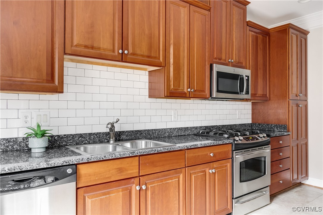 9302 Creeks Crossing Blvd