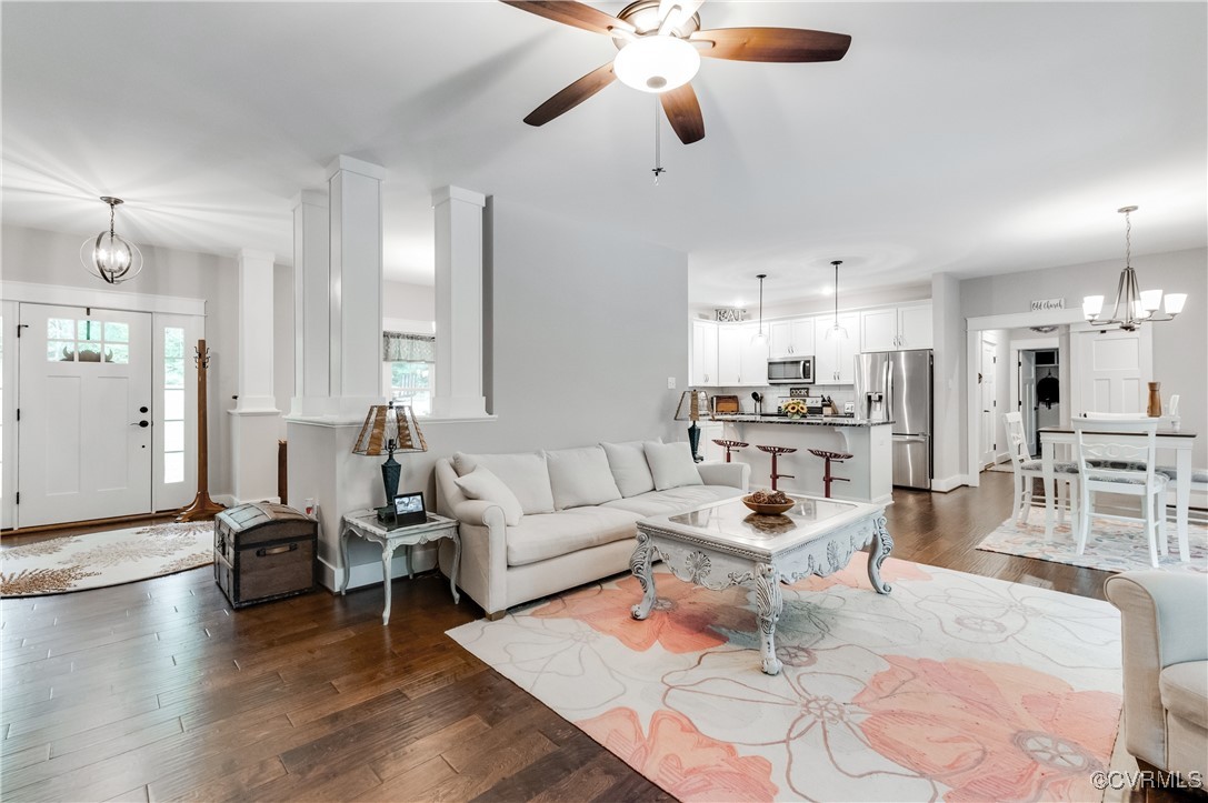 8308 Drakes Landing Ct