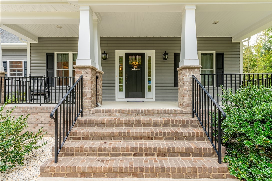 8308 Drakes Landing Ct