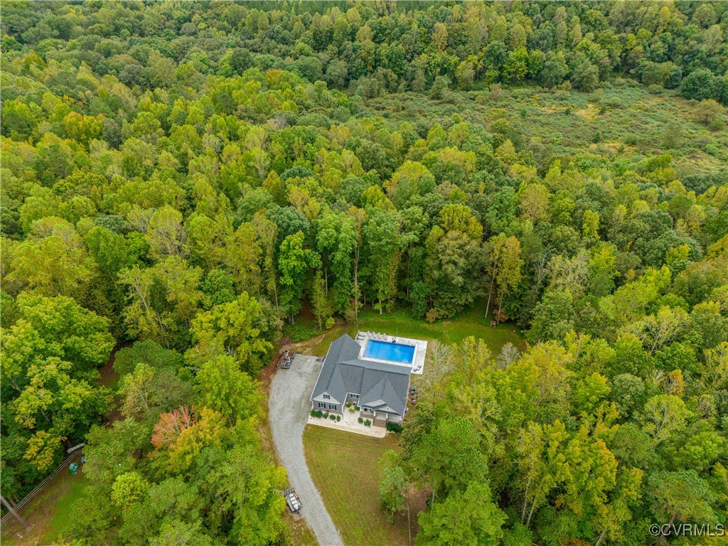 8308 Drakes Landing Ct