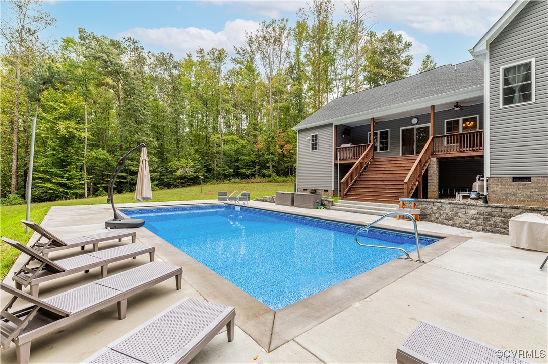 8308 Drakes Landing Ct