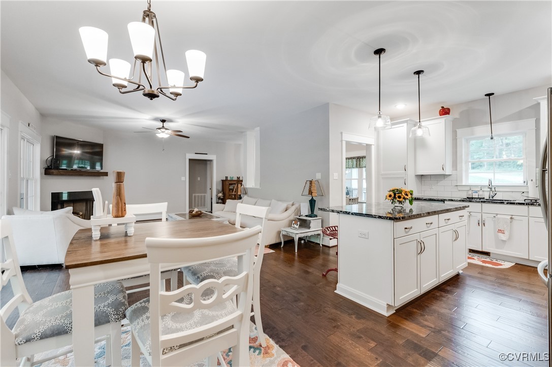 8308 Drakes Landing Ct