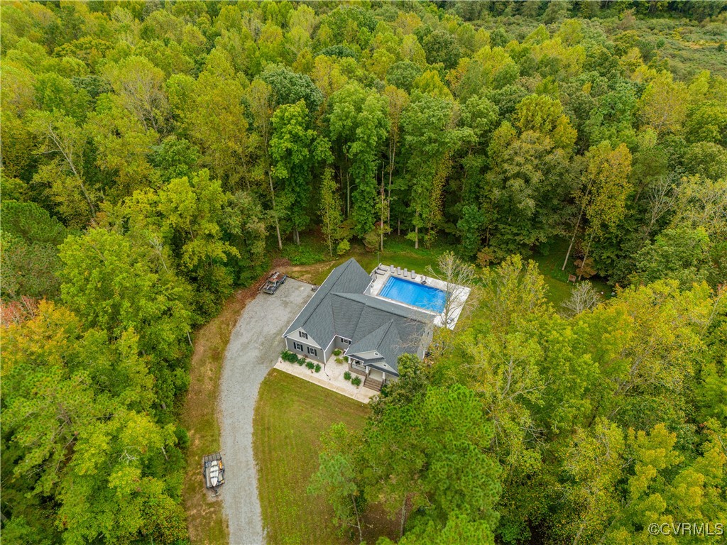 8308 Drakes Landing Ct