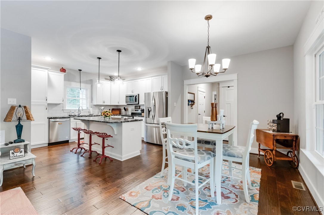 8308 Drakes Landing Ct