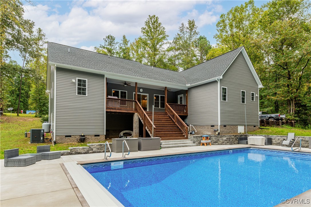 8308 Drakes Landing Ct