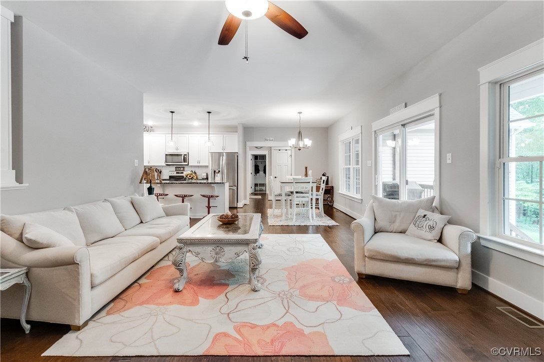 8308 Drakes Landing Ct