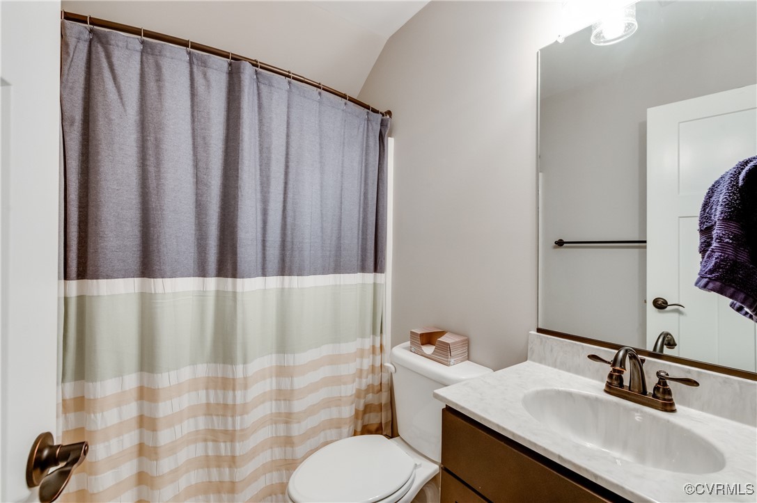 8308 Drakes Landing Ct