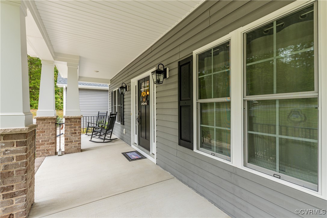 8308 Drakes Landing Ct