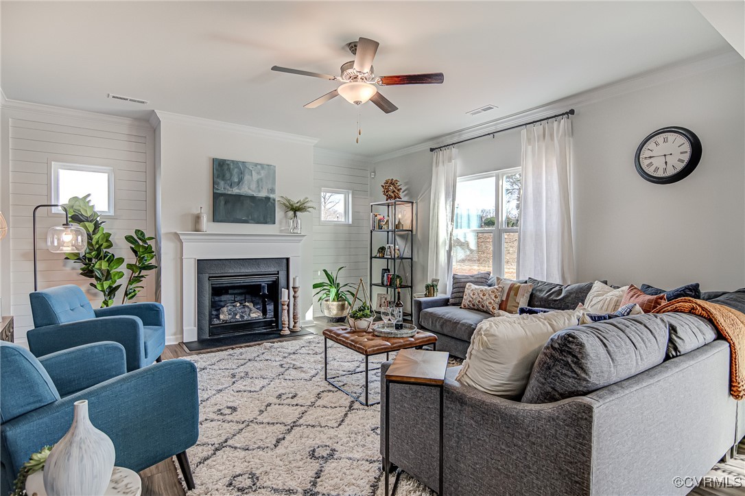 219 Poplar Forest Ct