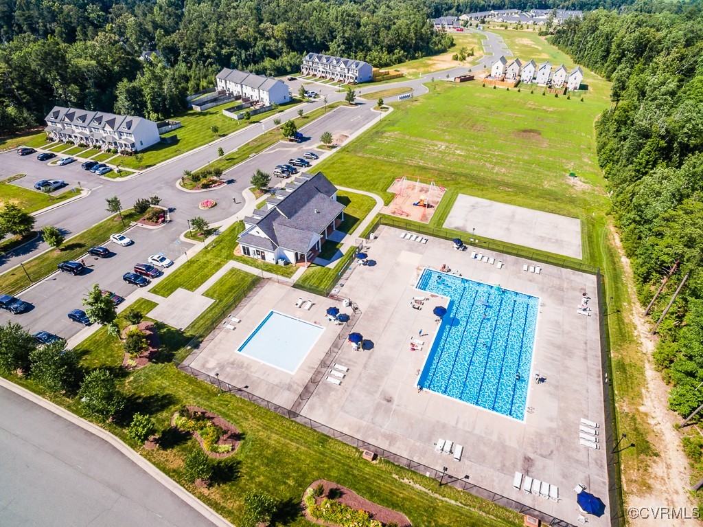 219 Poplar Forest Ct