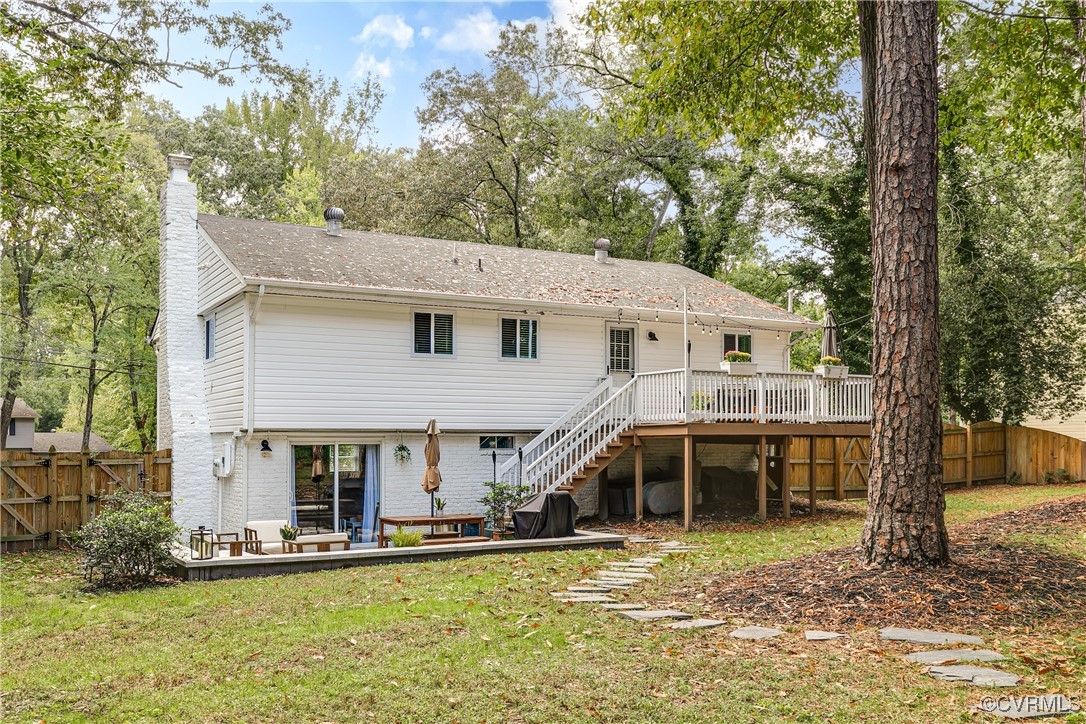 8608 Dwayne Ln