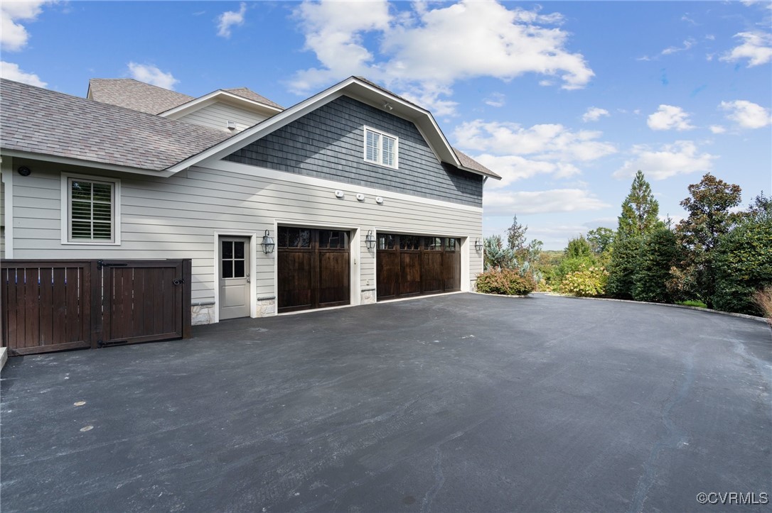 9131 James Riverwatch Dr