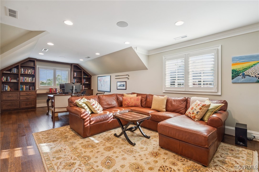 9131 James Riverwatch Dr