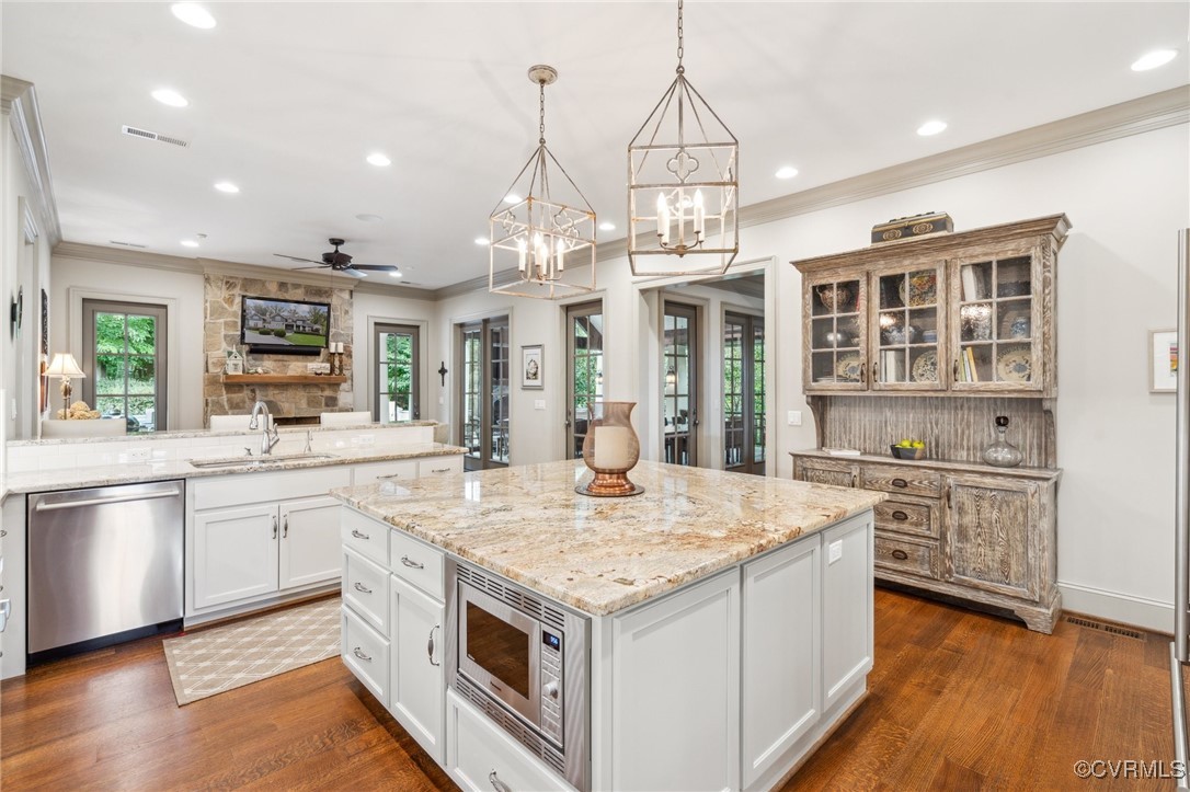 9131 James Riverwatch Dr