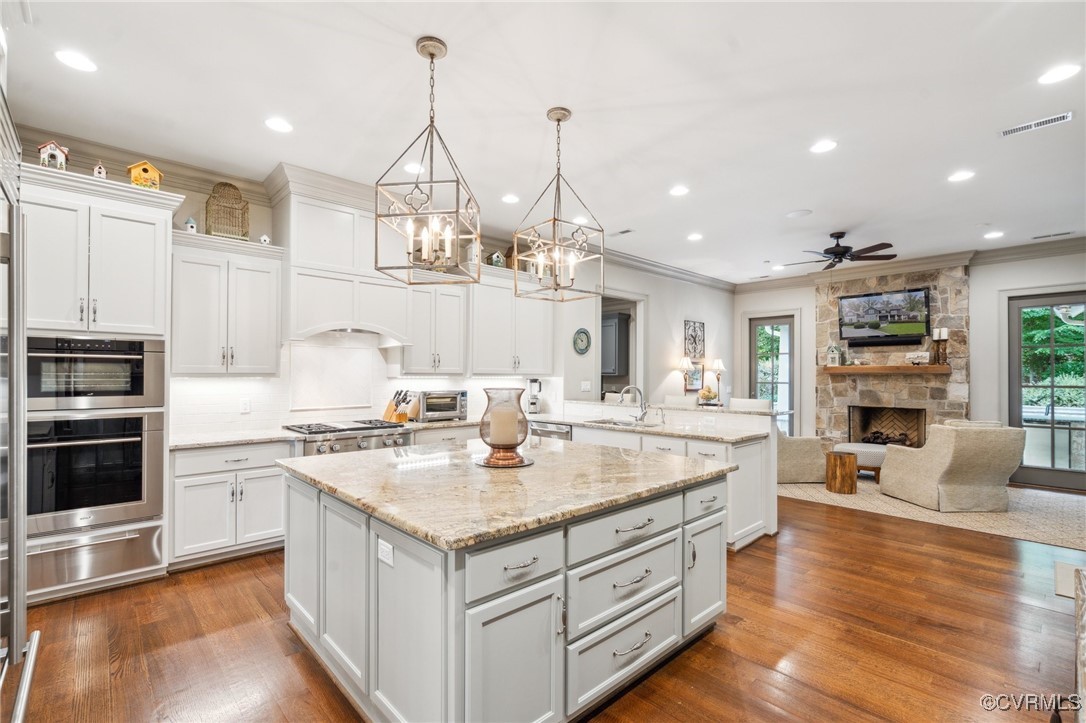 9131 James Riverwatch Dr