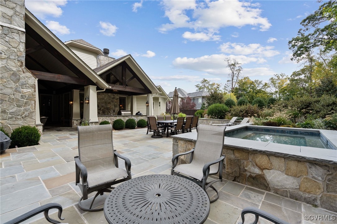 9131 James Riverwatch Dr