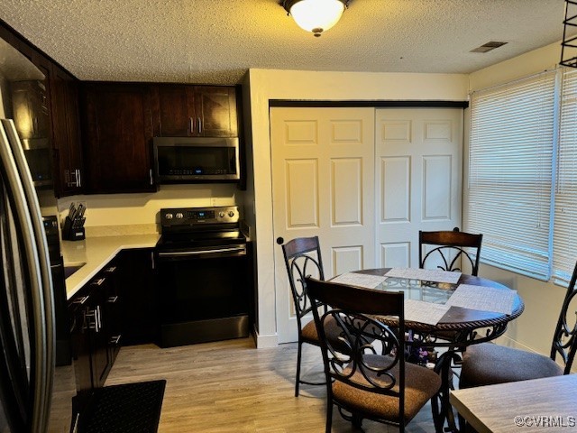 7932 Clovertree Ct