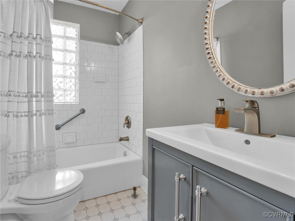 3209 1/2 Hanover Ave