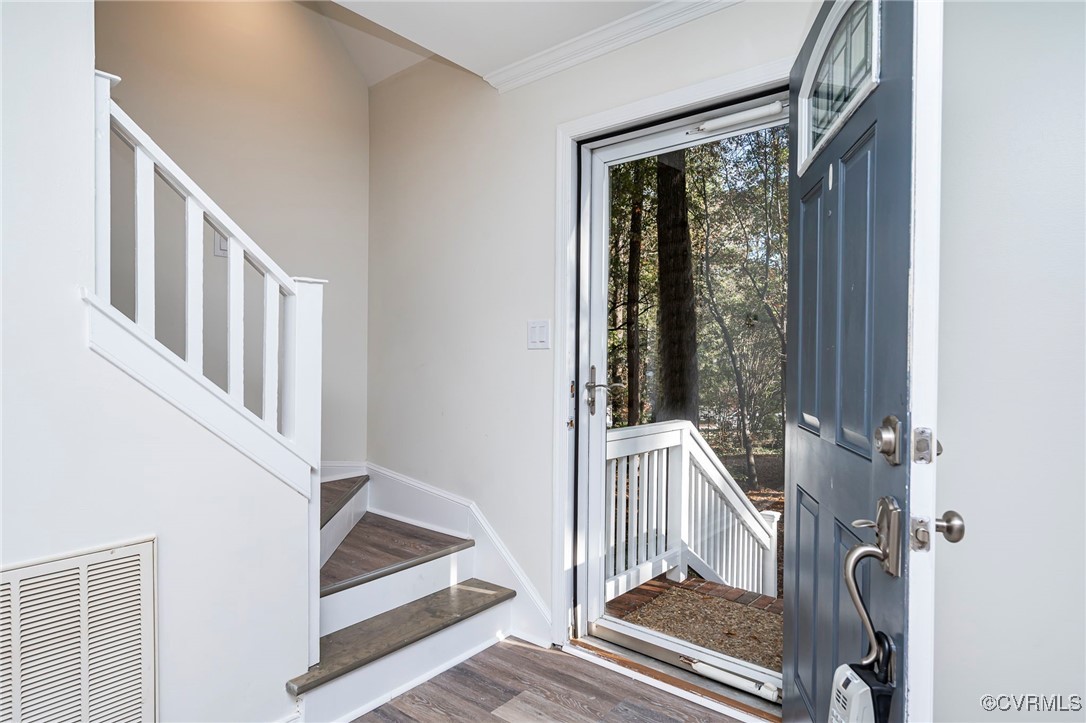 10706 Kelmont Ct