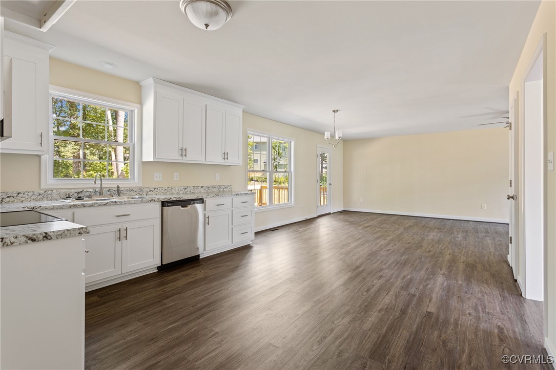 3012 Shady Hollow Cir