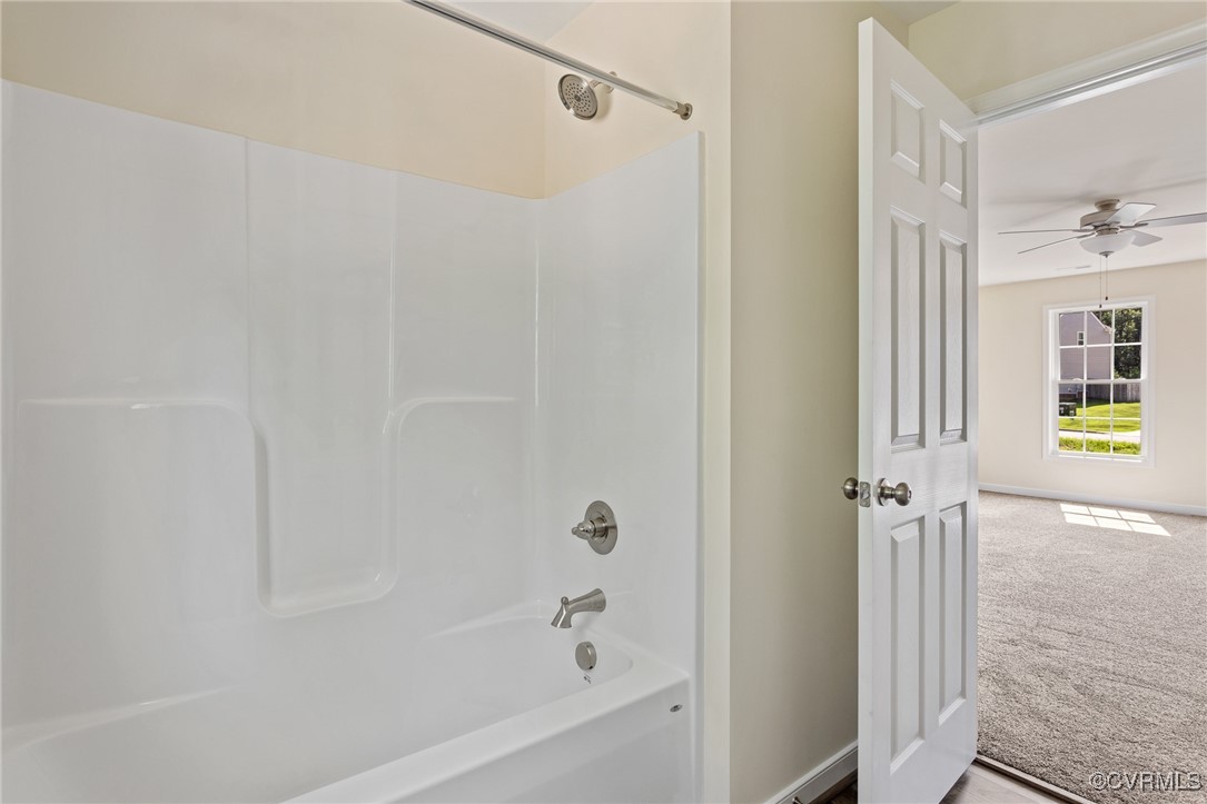 3012 Shady Hollow Cir