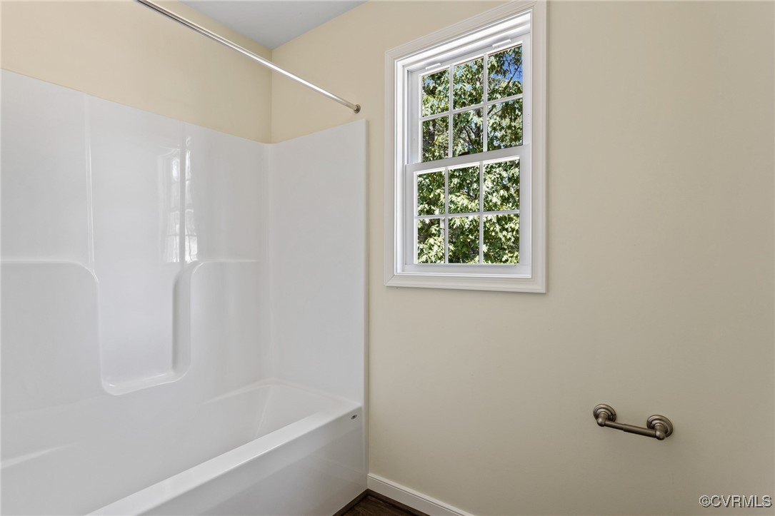 3012 Shady Hollow Cir